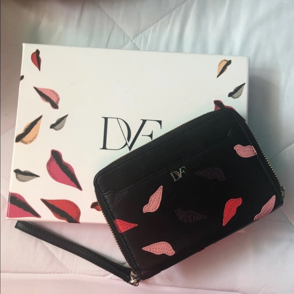 Diane von furstenburg leather lip wristlet/wallet